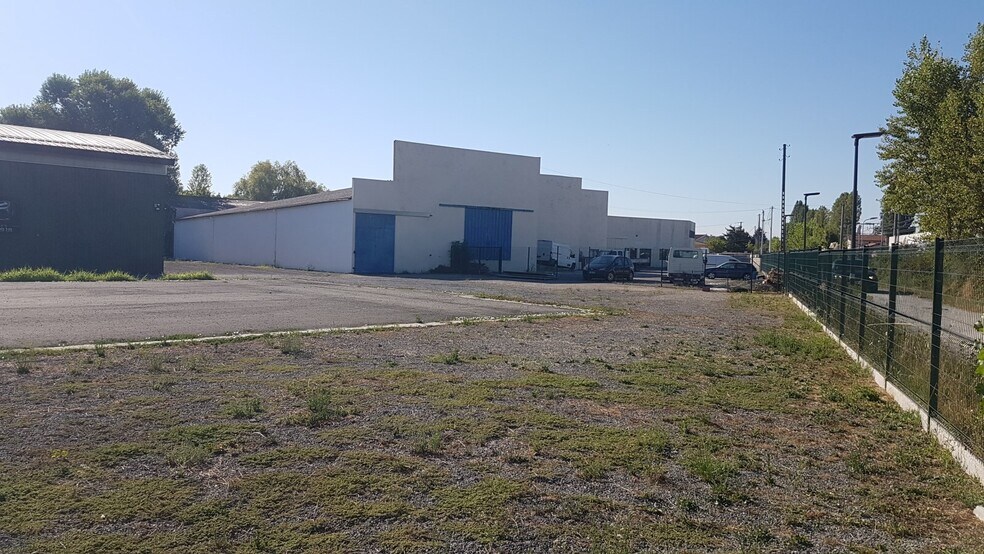 30 Rue De L'Hermite, Bruges for lease - Building Photo - Image 3 of 8