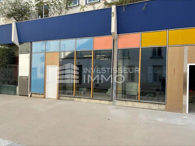 Flex in Paris for lease - Building Photo - Image 2 of 4