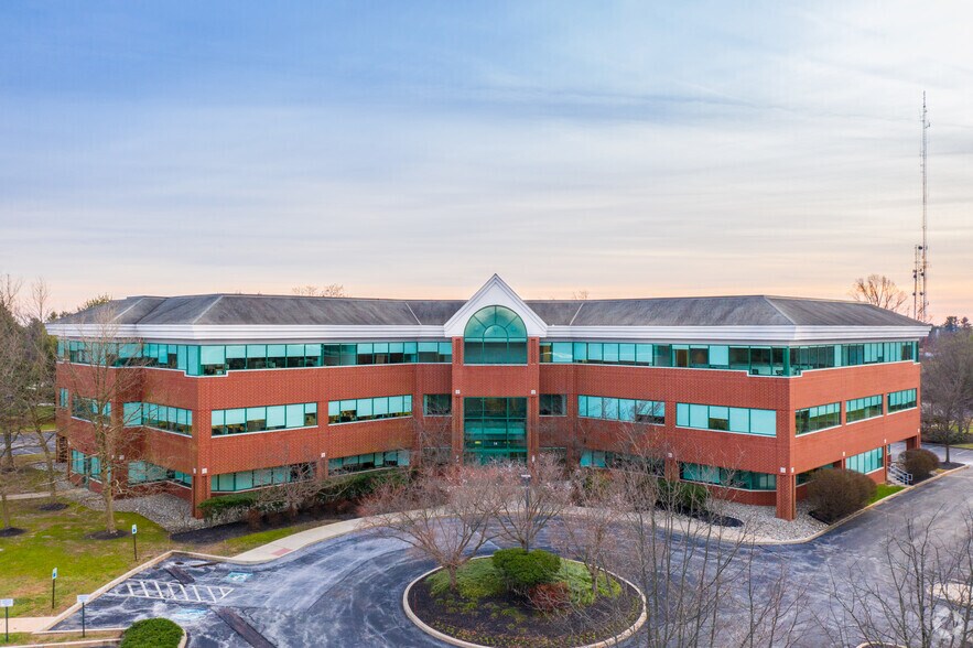 14 Campus Blvd, Newtown Square, PA for lease - Building Photo - Image 1 of 4