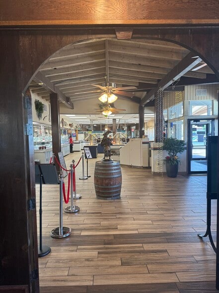 1201 S Meridian Ave, Oklahoma City, OK for sale - Interior Photo - Image 3 of 5