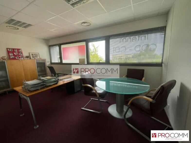 Office in Chartres for sale - Interior Photo - Image 3 of 4