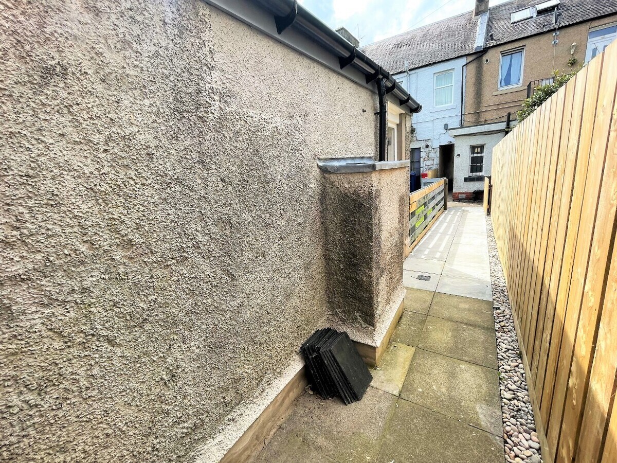 2529 High St, Bonnyrigg, MLN EH19 2DA Retail for Sale