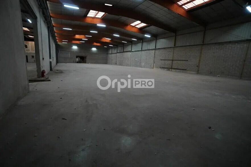 Flex in Quetigny for lease - Building Photo - Image 2 of 7