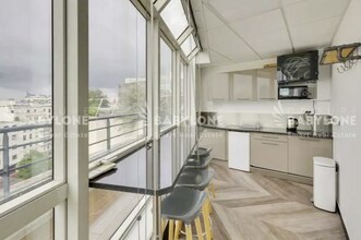 123-125 Rue Victor Hugo, Levallois-Perret for lease Interior Photo- Image 1 of 7