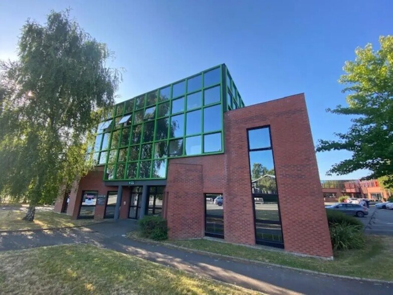 Office in Saint-Grégoire for lease - Building Photo - Image 1 of 13