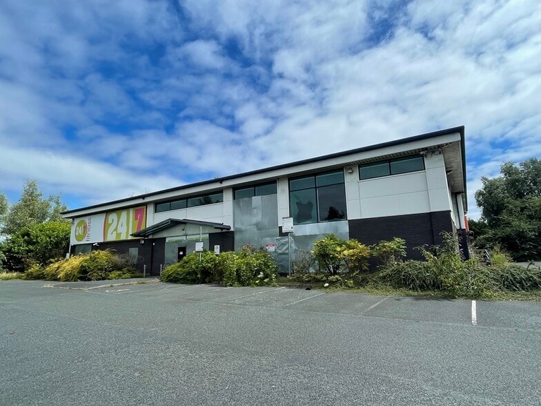 Hallens Dr, Wednesbury for lease - Primary Photo - Image 3 of 5
