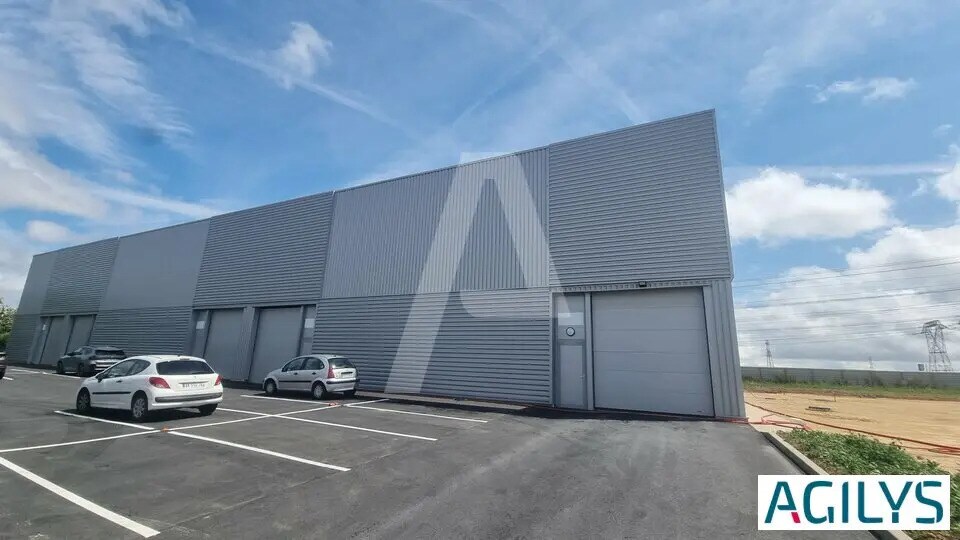 Flex in Villebon-sur-Yvette for sale - Building Photo - Image 2 of 9