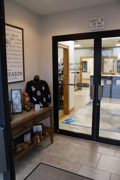 660 Patrick Pl, Brownsburg, IN for sale - Building Photo - Image 3 of 40