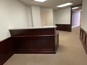 950 Lee St, Des Plaines, IL for lease Interior Photo- Image 2 of 5