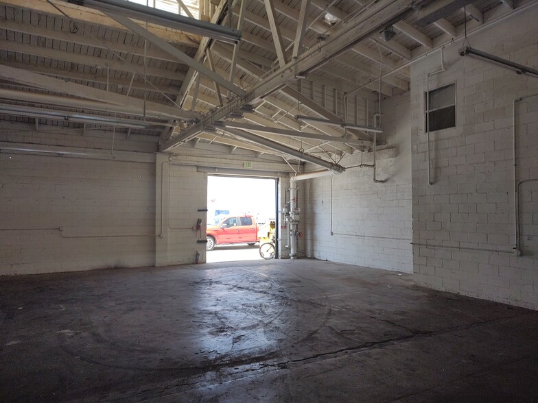 8711 Mettler St, Los Angeles, CA for lease - Building Photo - Image 1 of 5