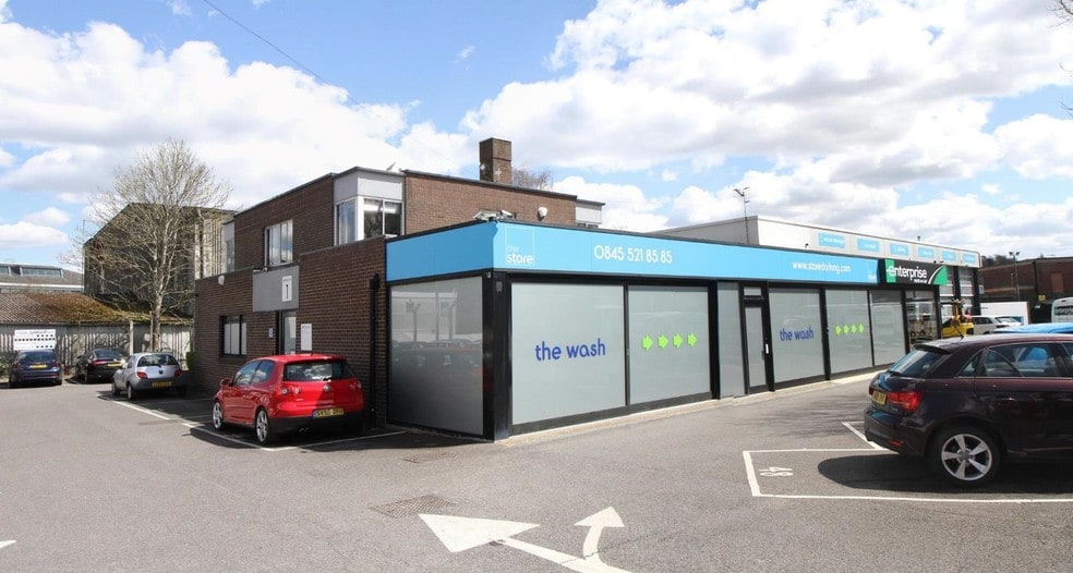 4 Curtis Rd, Dorking for lease - Building Photo - Image 2 of 26