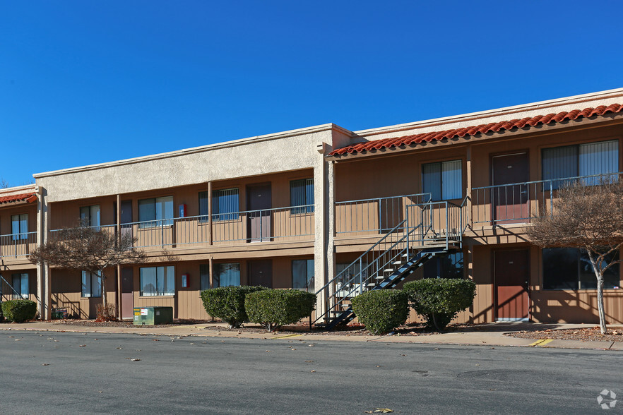 1525-1555 E Busby Dr, Sierra Vista, AZ for sale - Primary Photo - Image 1 of 1