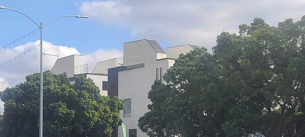 12610 Venice Blvd, Los Angeles, CA for sale - Building Photo - Image 2 of 23