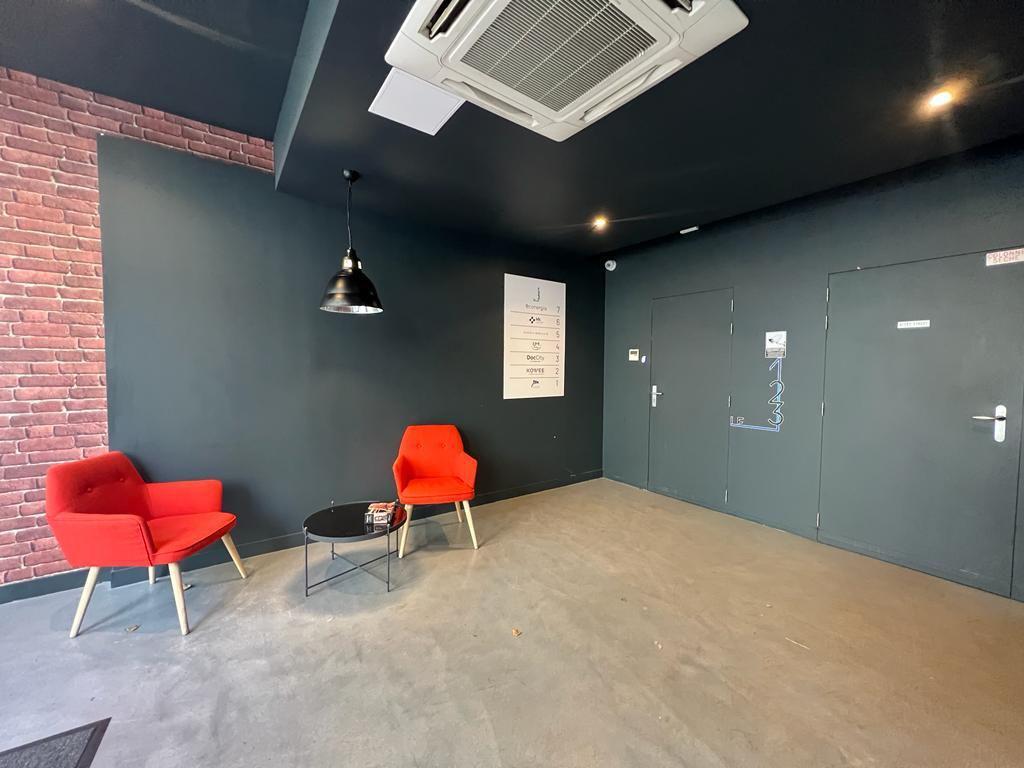 Office in Levallois-Perret for lease Interior Photo- Image 1 of 6