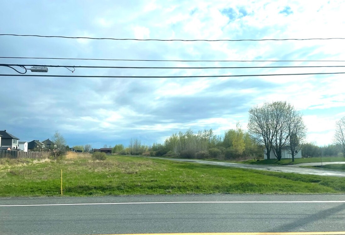 Ch De Chambly, Longueuil, QC J3Z 1A2 Land for Sale