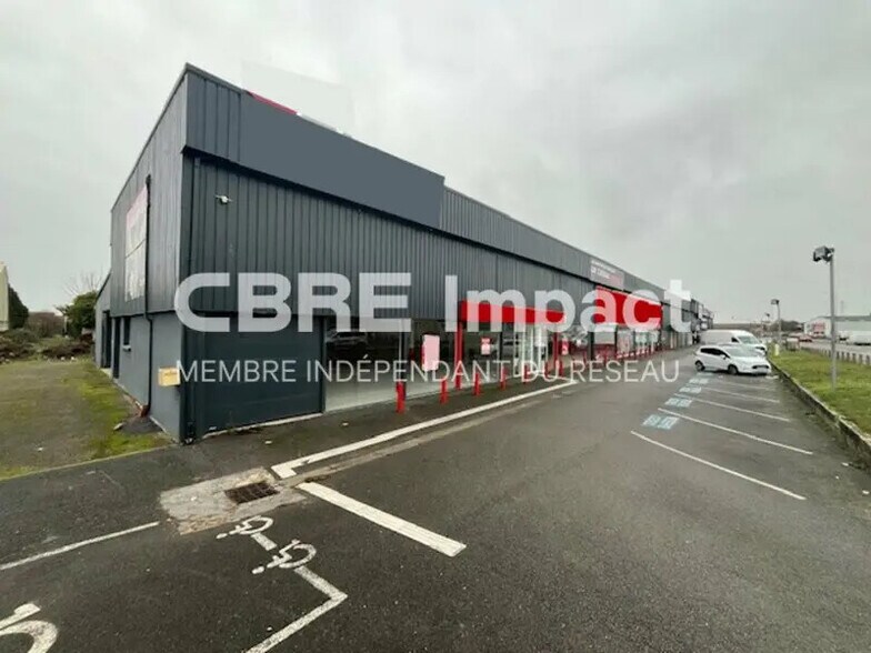Retail in Reims for lease - Building Photo - Image 2 of 2