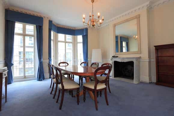 7 Stratton St, London for lease - Interior Photo - Image 2 of 24