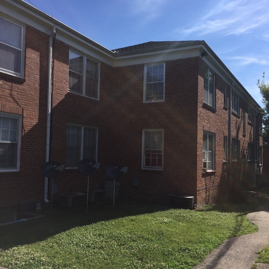 406 Walnut St, Carthage, MO 64836