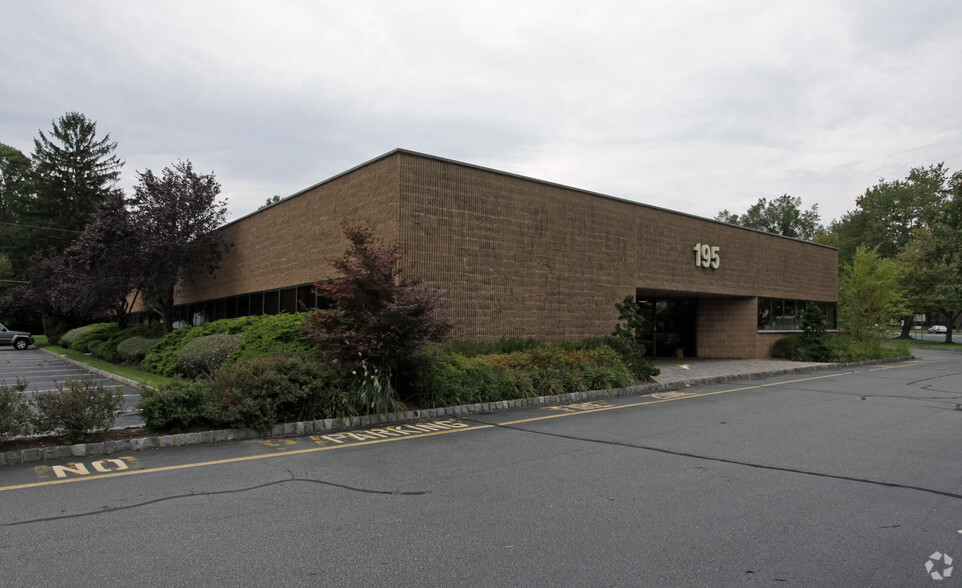 195 Columbia Tpke, Florham Park, NJ for lease - Building Photo - Image 2 of 20