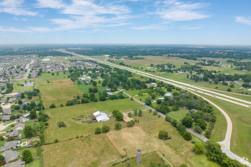 12734 N 135th Ave E, Collinsville, OK for sale - Primary Photo - Image 1 of 23