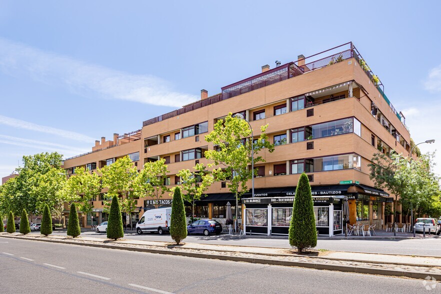 Retail in Alcobendas, Madrid for lease - Primary Photo - Image 2 of 2