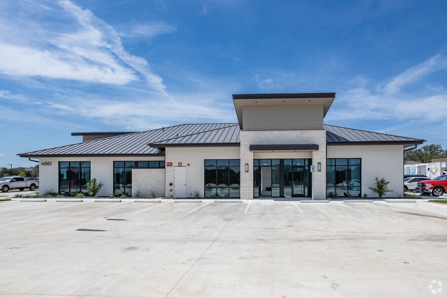 4841-4865 Williams Dr, Georgetown, TX for lease - Building Photo - Image 3 of 8