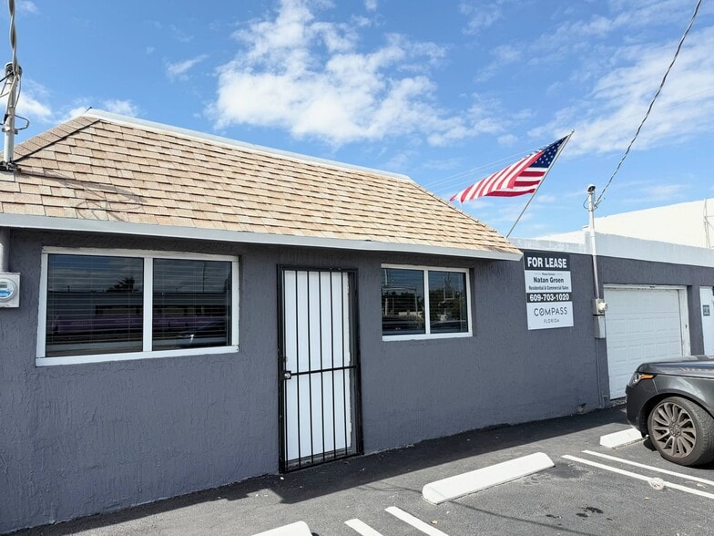 221-225 N Dixie Hwy, Hallandale Beach, FL for lease - Building Photo - Image 2 of 18