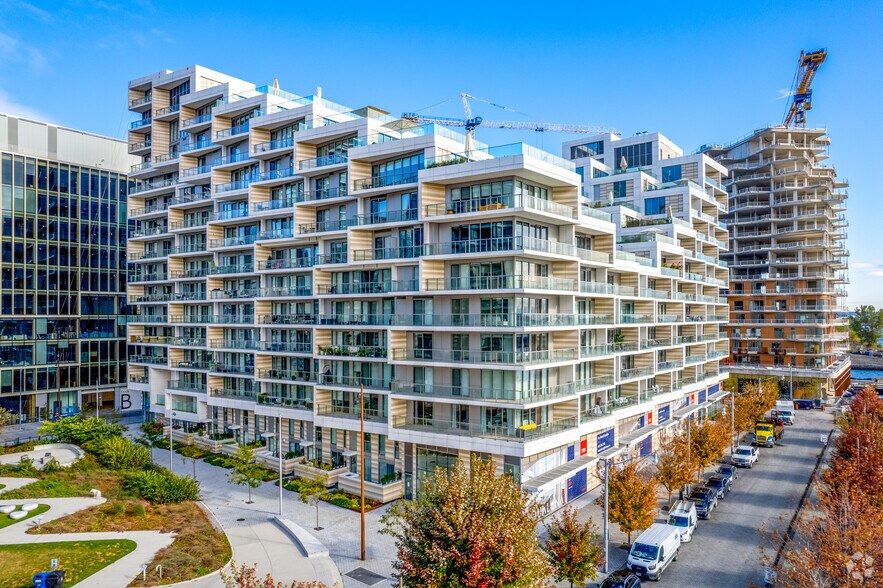 110-118 Merchants' Wharf, Toronto, ON for lease - Primary Photo - Image 1 of 4