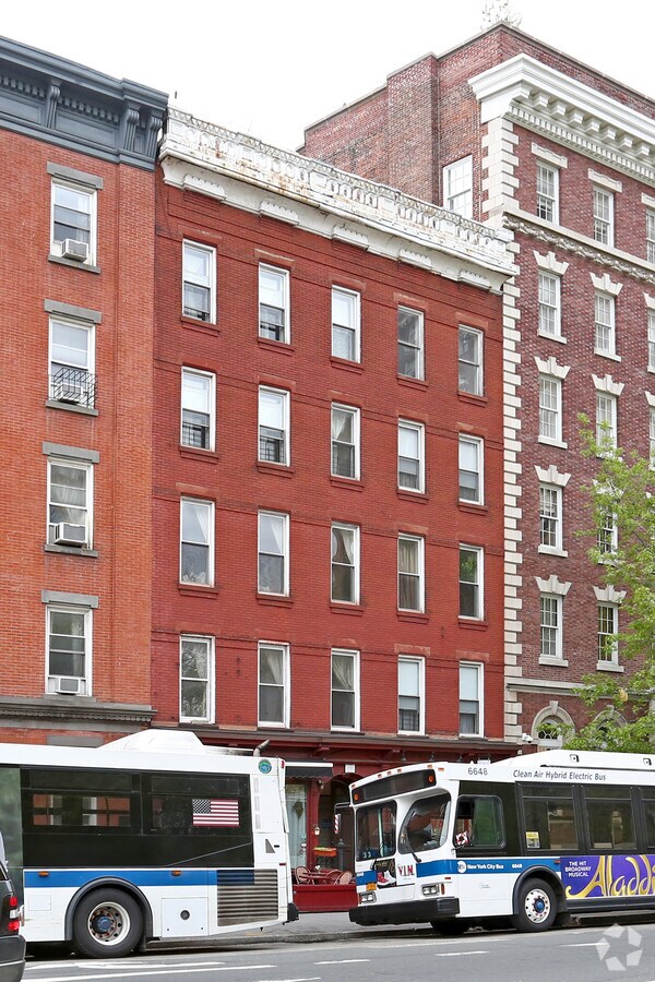 605 Hudson St, New York, NY 10014 | LoopNet