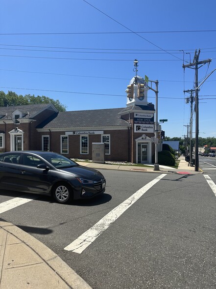 560-570 Cedar Ln, Teaneck, NJ for lease - Building Photo - Image 3 of 6