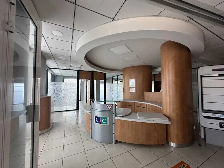 Retail in Bègles for lease - Interior Photo - Image 3 of 10