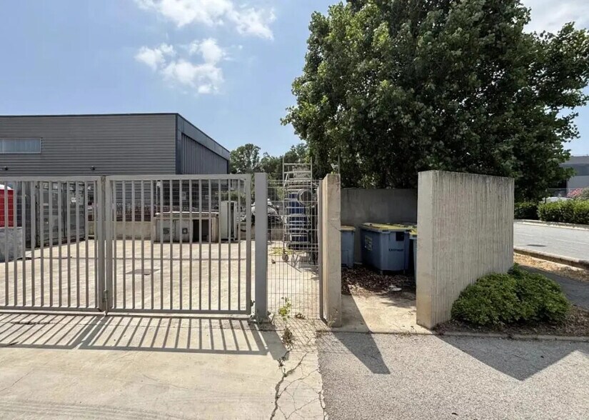 Industrial in Fréjus for lease - Building Photo - Image 3 of 4