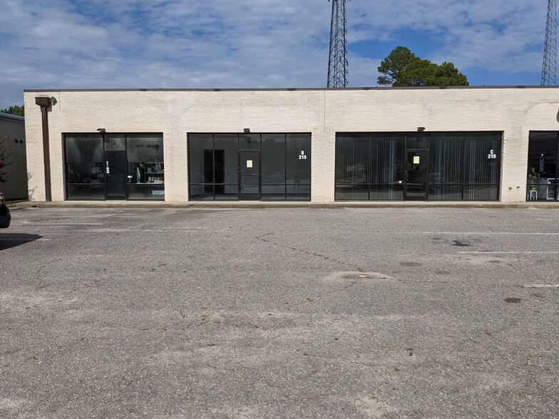 215 E Arlington Blvd, Greenville, NC for lease - Building Photo - Image 1 of 1