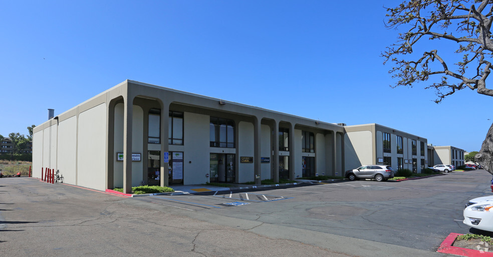 100-206 W 35th St, National City, CA for lease - Primary Photo - Image 1 of 6