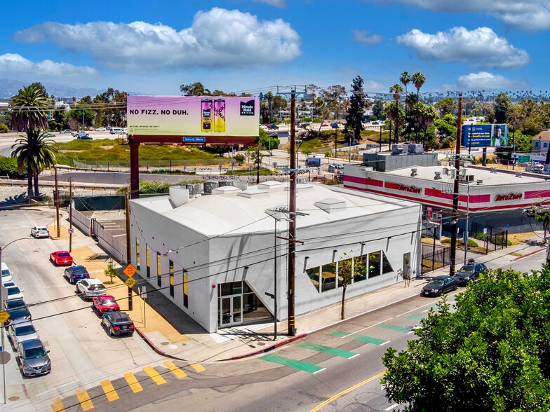 5075 W Adams Blvd, Los Angeles, CA for lease - Building Photo - Image 2 of 10