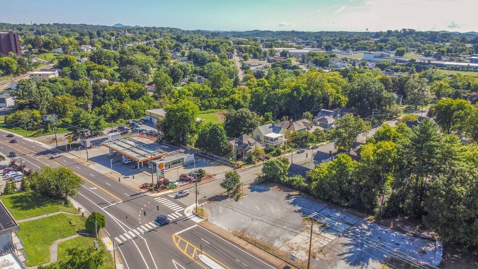 1620 N Broadway St, Knoxville, TN for sale - Building Photo - Image 2 of 13