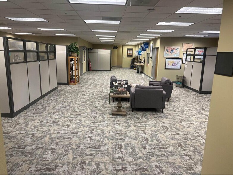 1375 SE Wilson Ave, Bend, OR for sale - Interior Photo - Image 1 of 1