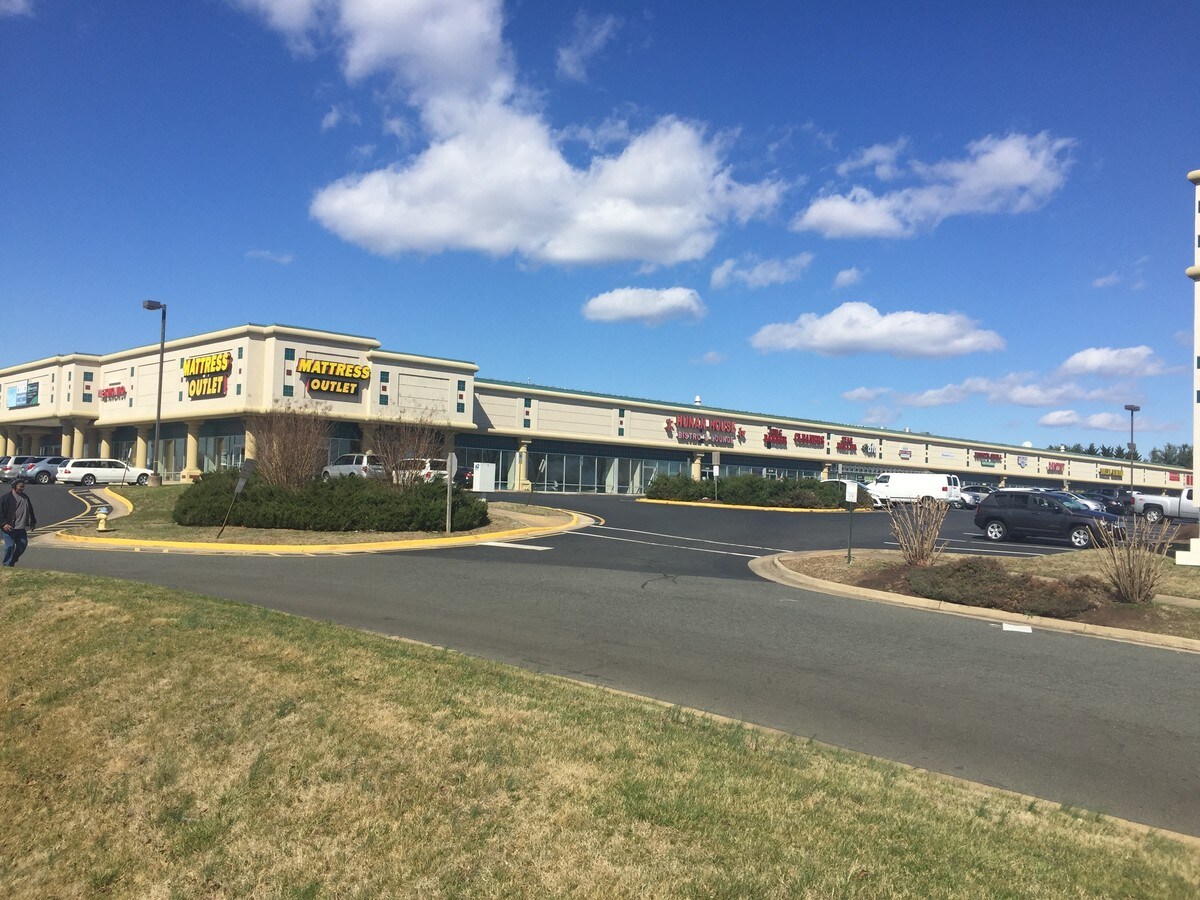 20 Plantation Dr, Fredericksburg, VA 22406