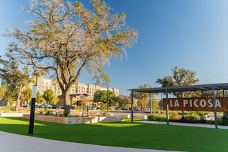 2860 Military dr, San Antonio, TX for lease Interior Photo- Image 2 of 23