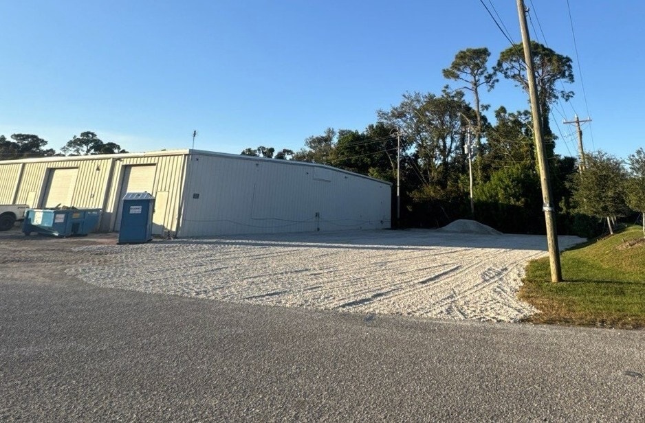 8910 N Fork Dr, North Fort Myers, FL for lease Building Photo- Image 1 of 10