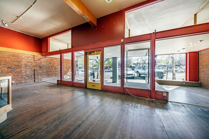 37 N Main St, Ashland, OR for sale - Building Photo - Image 1 of 1