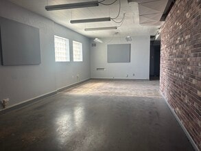 623 E Indian School Rd, Phoenix, AZ for lease Building Photo- Image 2 of 5