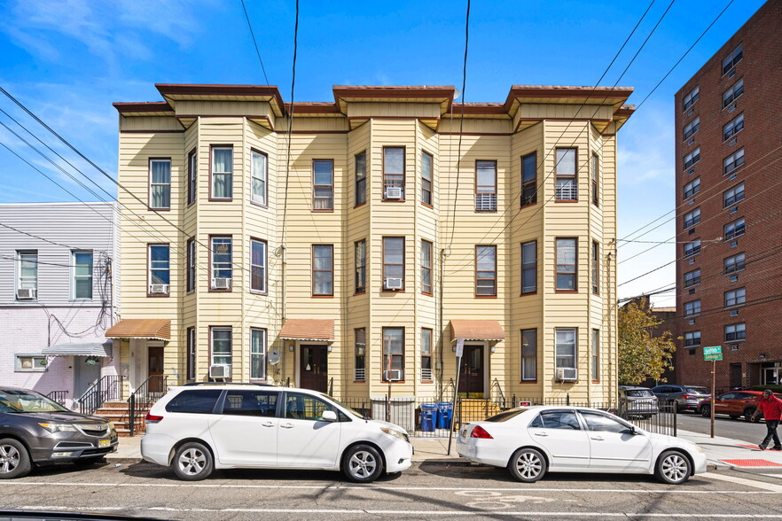 130-132 Griffith St, Jersey City, NJ for sale - Primary Photo - Image 2 of 11