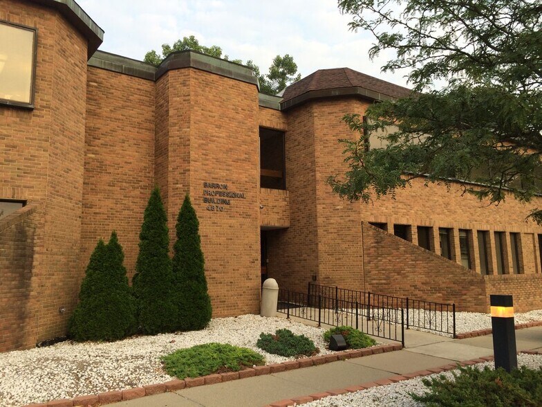 4870 Clark Rd, Ypsilanti, MI for lease - Building Photo - Image 2 of 4