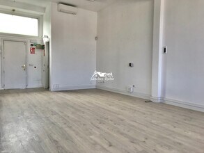 Retail in Torrelodones, Madrid for lease Interior Photo- Image 2 of 6