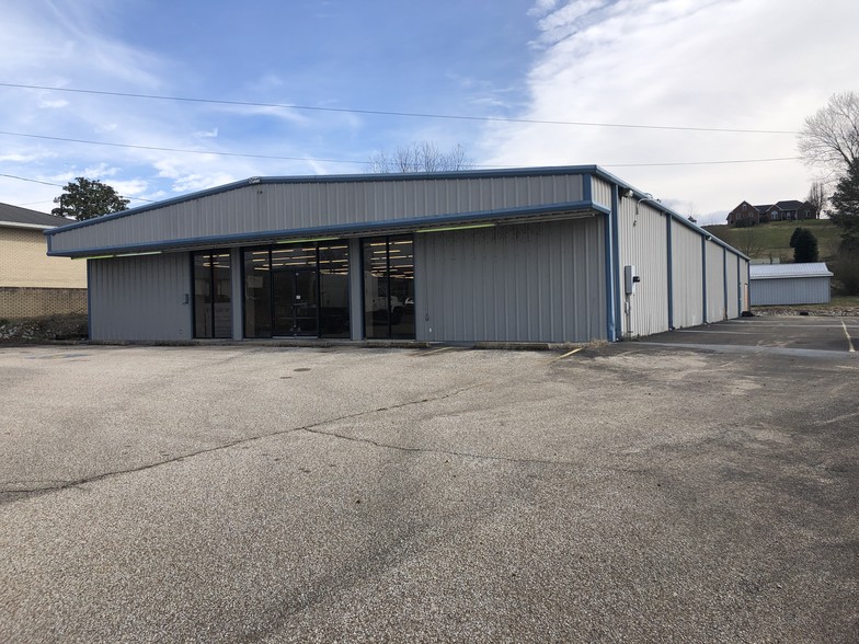 215 S Main St, Lobelville, TN for sale - Primary Photo - Image 1 of 1