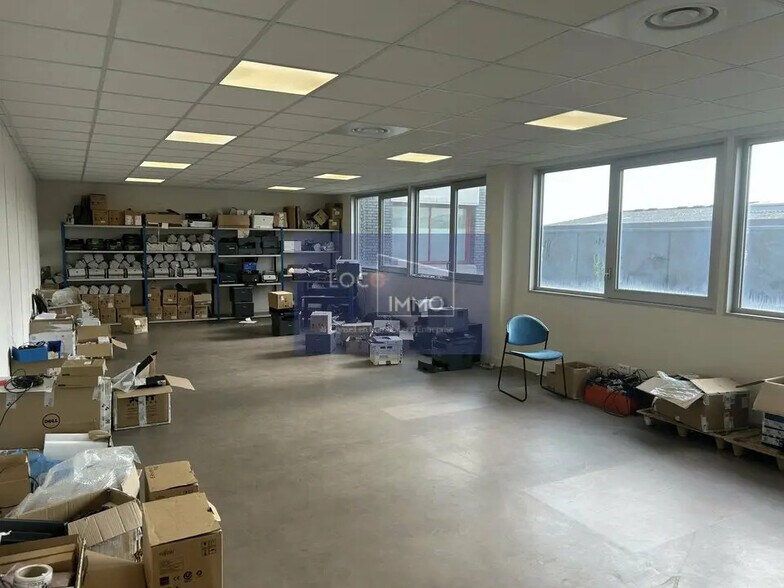 Flex in Mérignac for lease - Interior Photo - Image 2 of 8