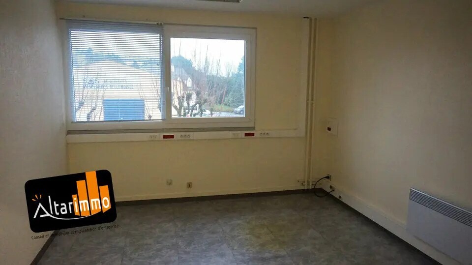 Office in Bellême for lease - Interior Photo - Image 3 of 7