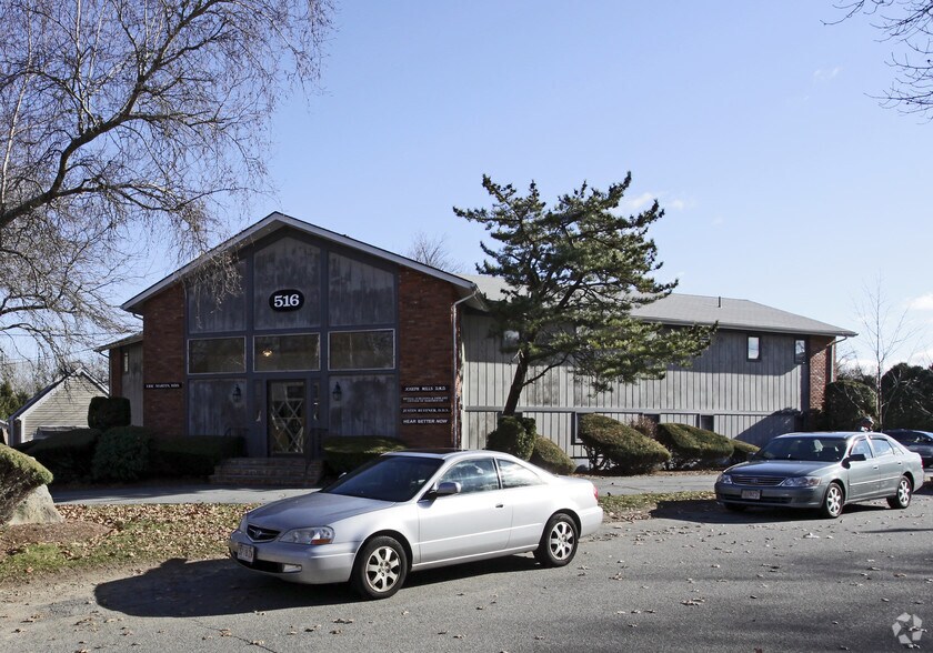 516 Hawthorn St, Dartmouth, MA for sale - Primary Photo - Image 1 of 1