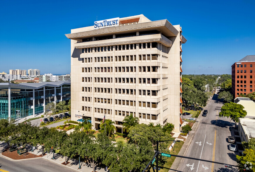 1777 Main St, Sarasota, FL for lease - Primary Photo - Image 1 of 28